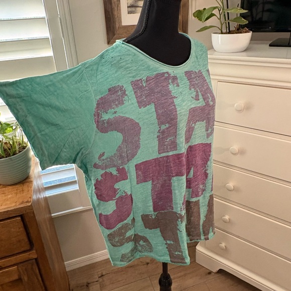 Magnolia Pearl NWT Star Star Star Tee in Verona, OSFM - Picture 5 of 12